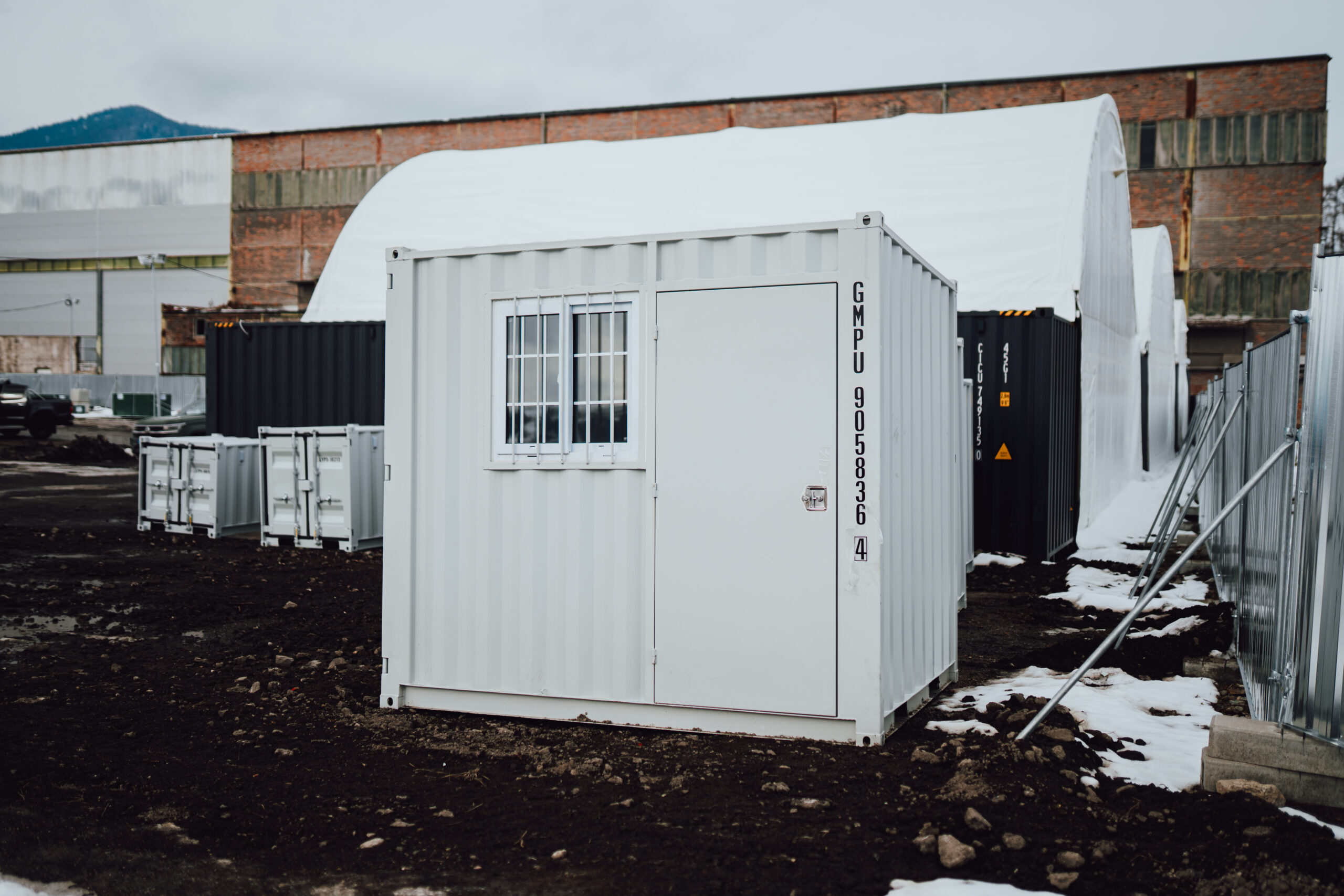 Lodný minikontajner L9 (s dverami a oknom) 225 cm x 275 cm x 250 cm – Obrázok 2