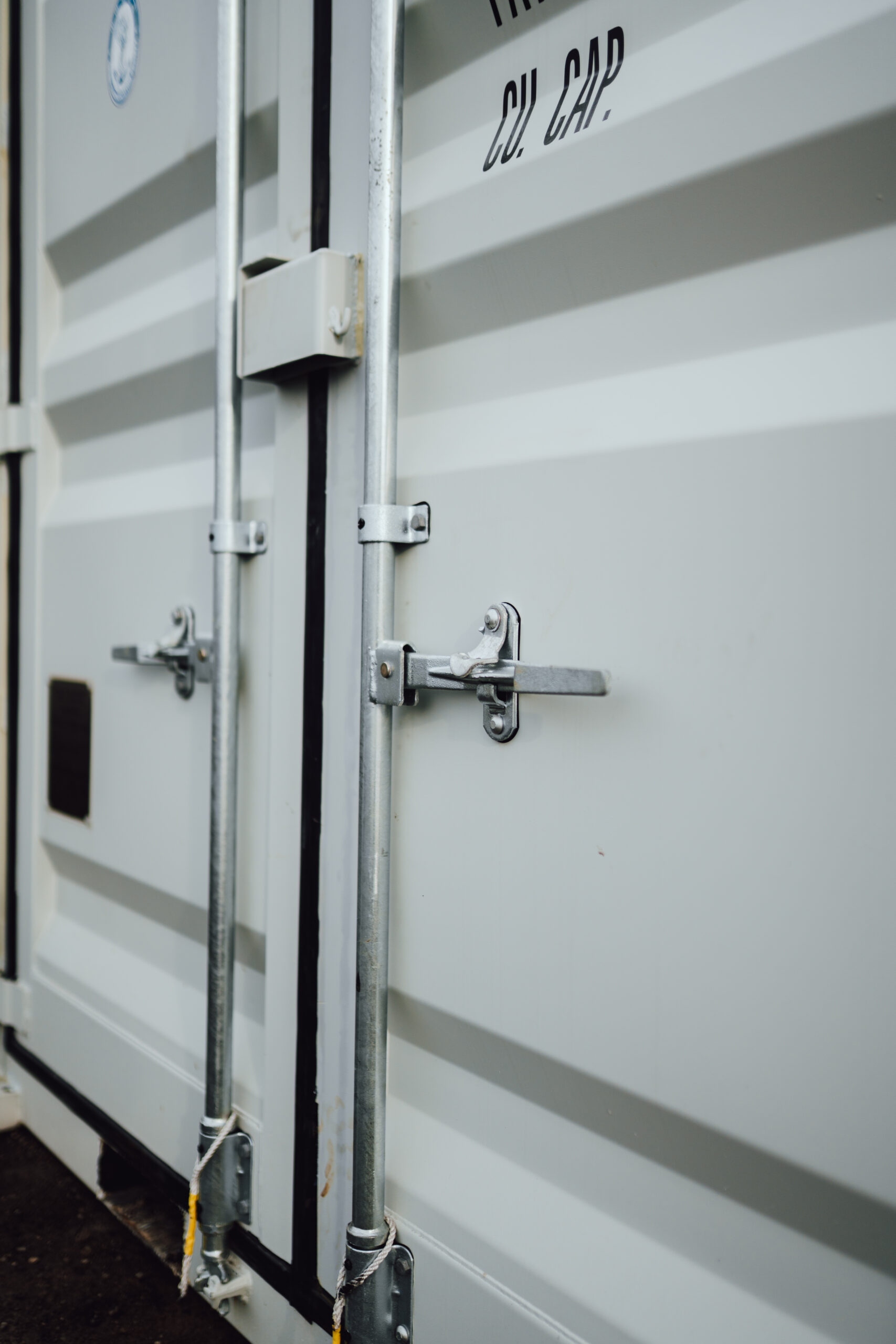 Lodný minikontajner L9 (s dverami a oknom) 225 cm x 275 cm x 250 cm – Obrázok 4